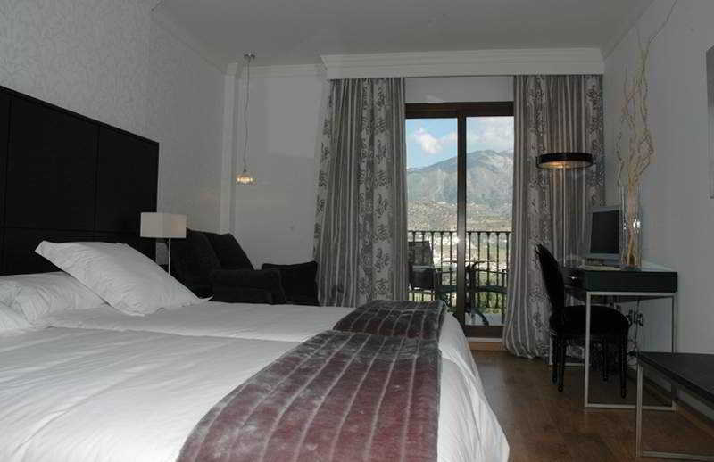 B Bou Hotel La Vinuela & Spa Buitenkant foto